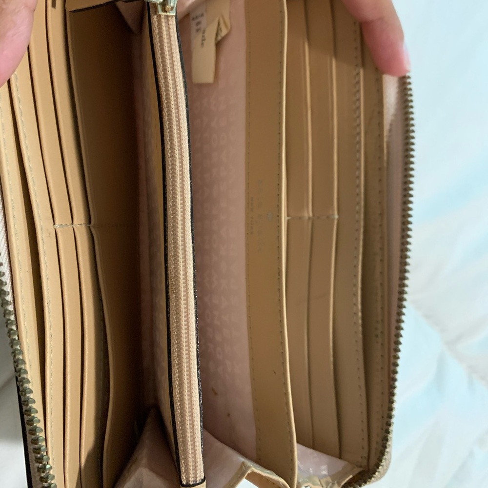 Wallet - Picture 3 of 6